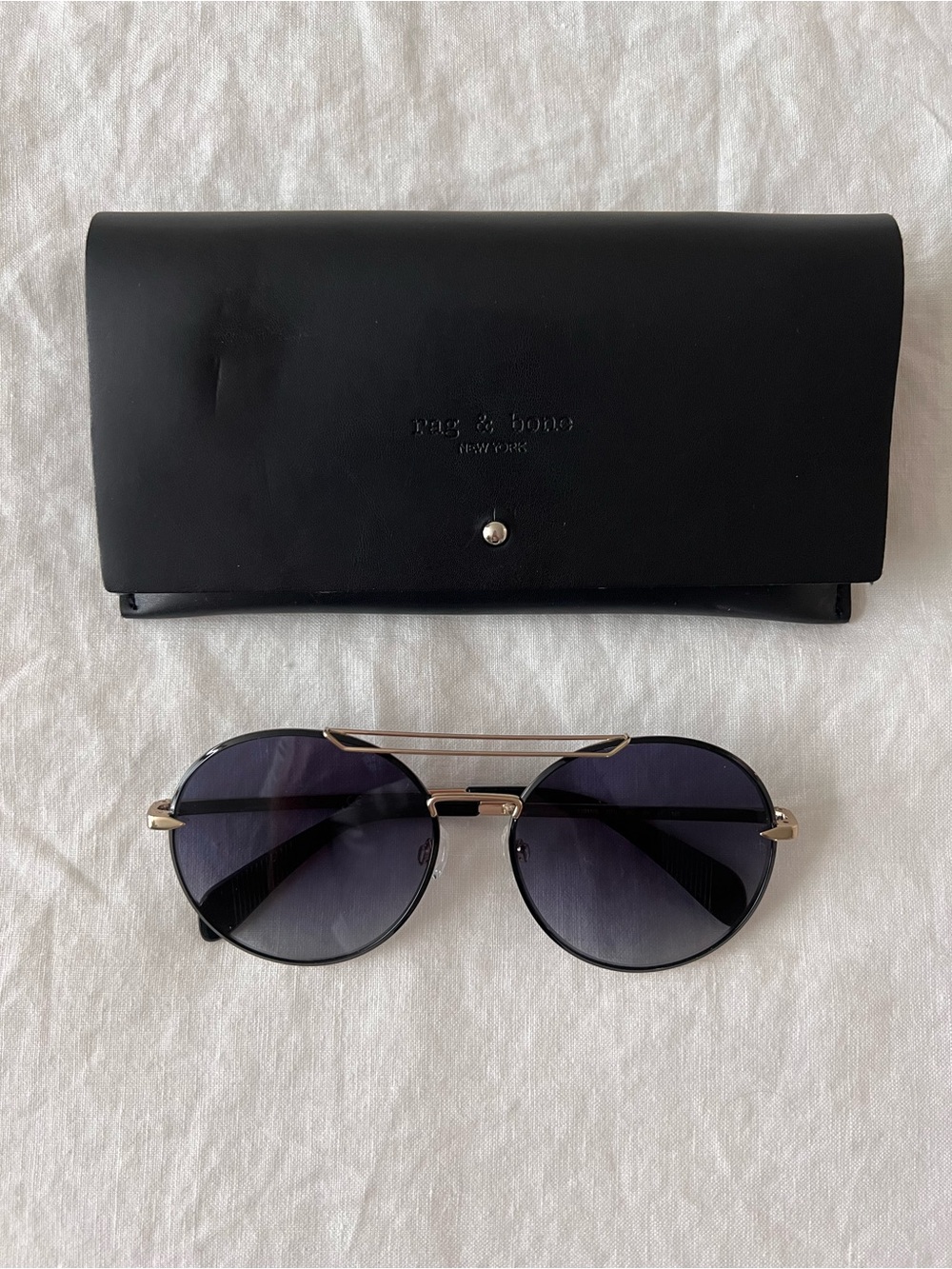 Rag & Bone Women’s Black and Gold Aviator Sunglasses with Case